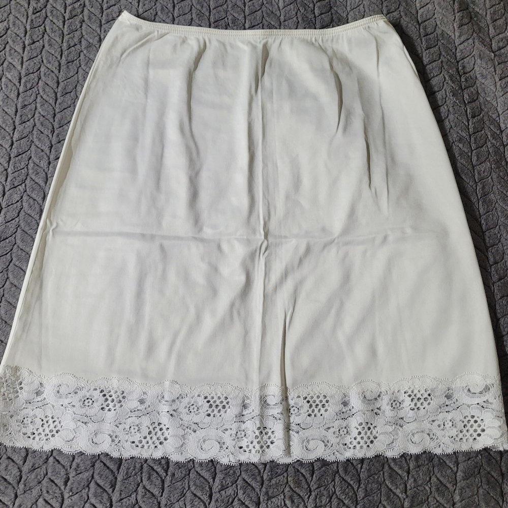 *29 Sears women's size small Aproxxmate measurments 30" X 20" vintage